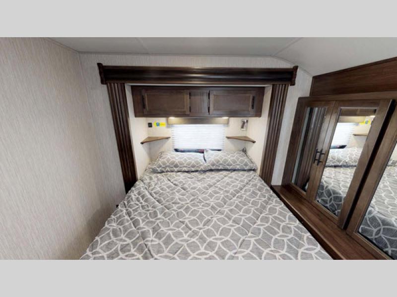 Cherokee travel trailer bedroom